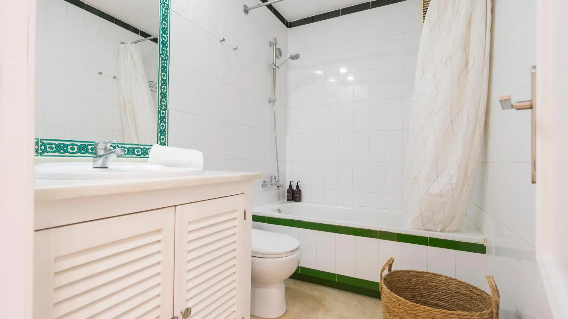 Avanti Cartuja Seville Apartment